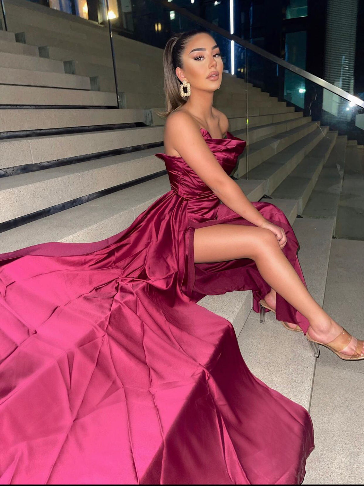 Off-Shoulder-Abendkleid in Kirschrot
