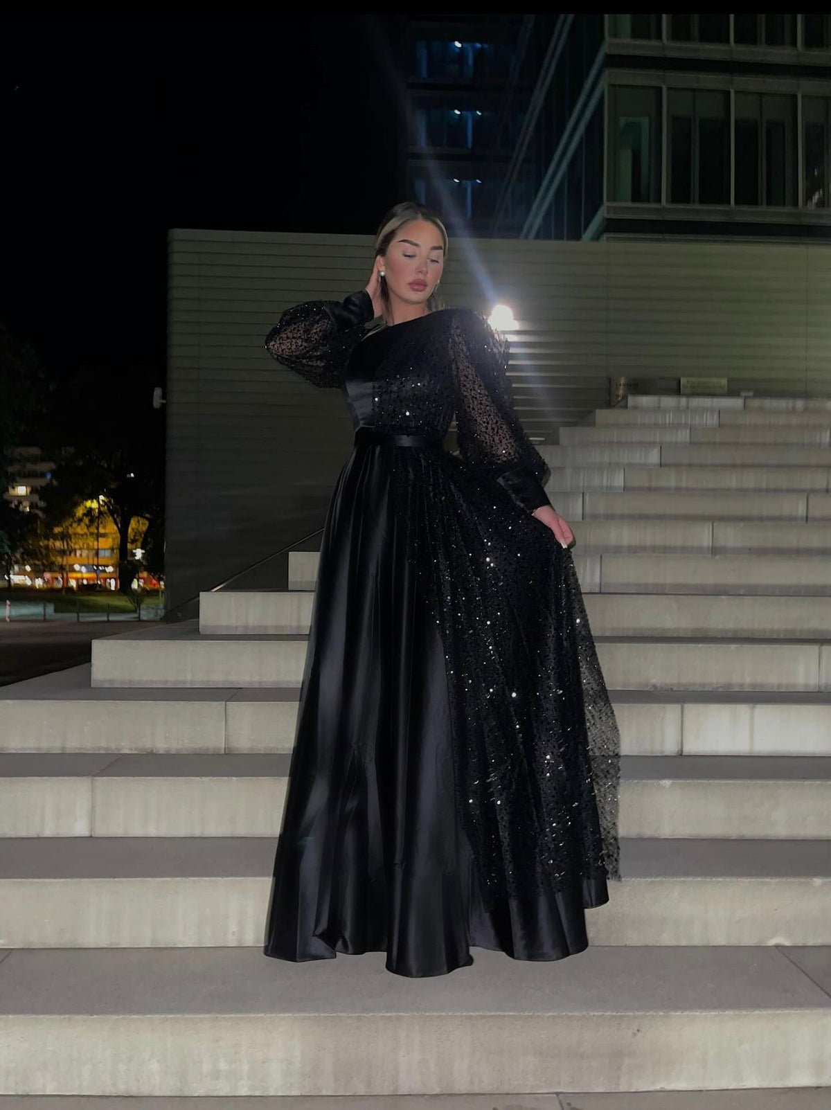 Langarm-Paillettenkleid in Schwarz