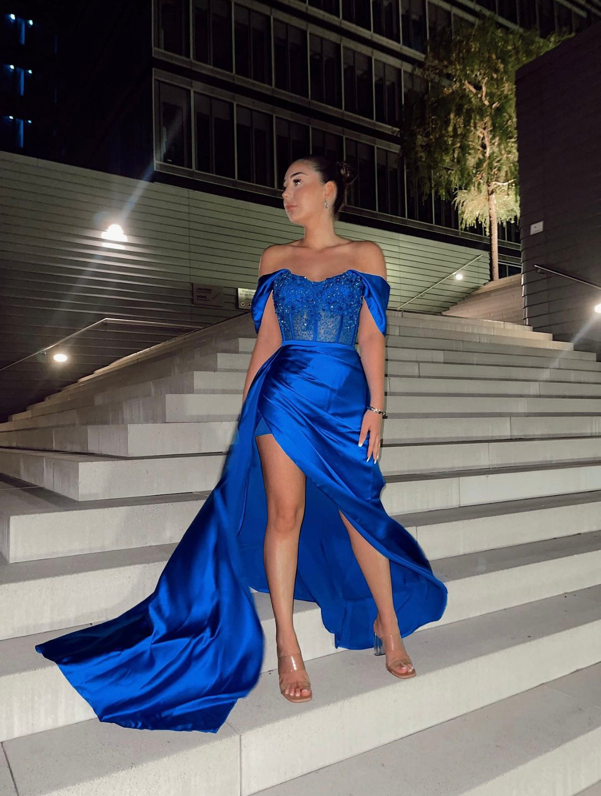 Perlen-Korsagenkleid in Königsblau – Ansicht 5