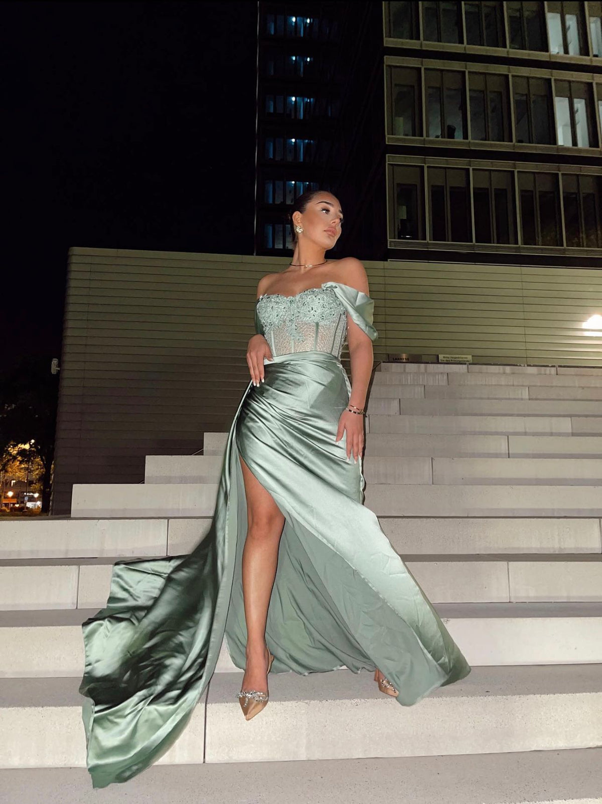 Perlen-Korsagenkleid in Mint – Ansicht 2