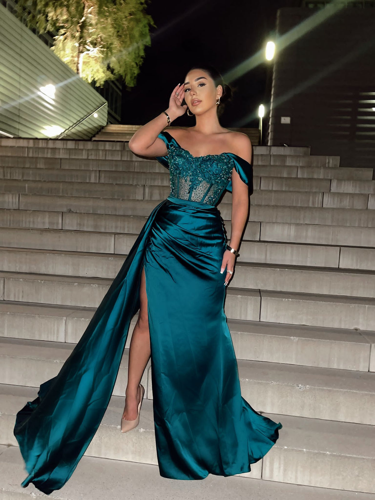 Perlen-Korsagenkleid in Petrol