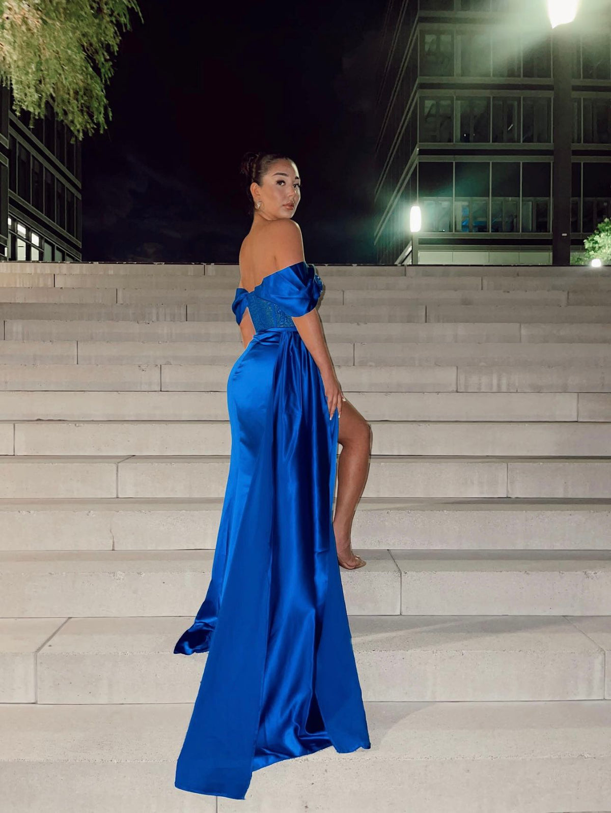 Perlen-Korsagenkleid in Königsblau – Ansicht 3