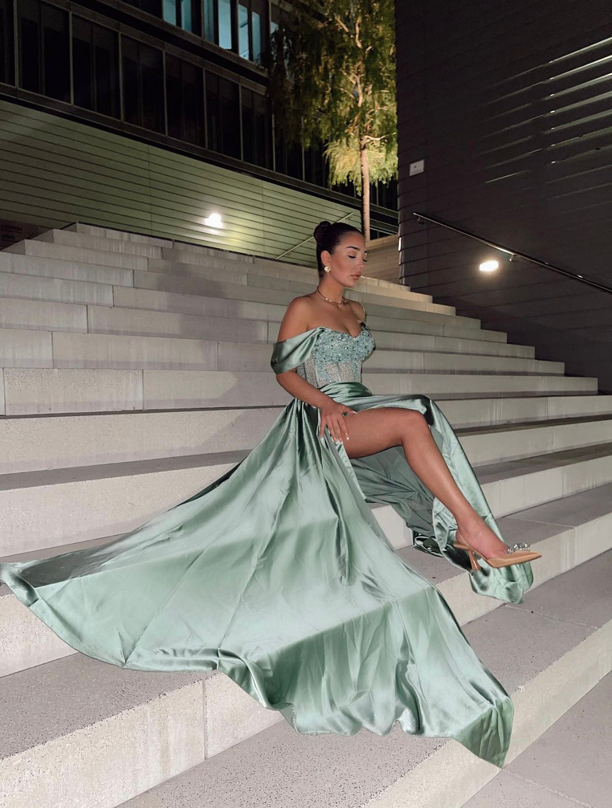Perlen-Korsagenkleid in Mint – Ansicht 3