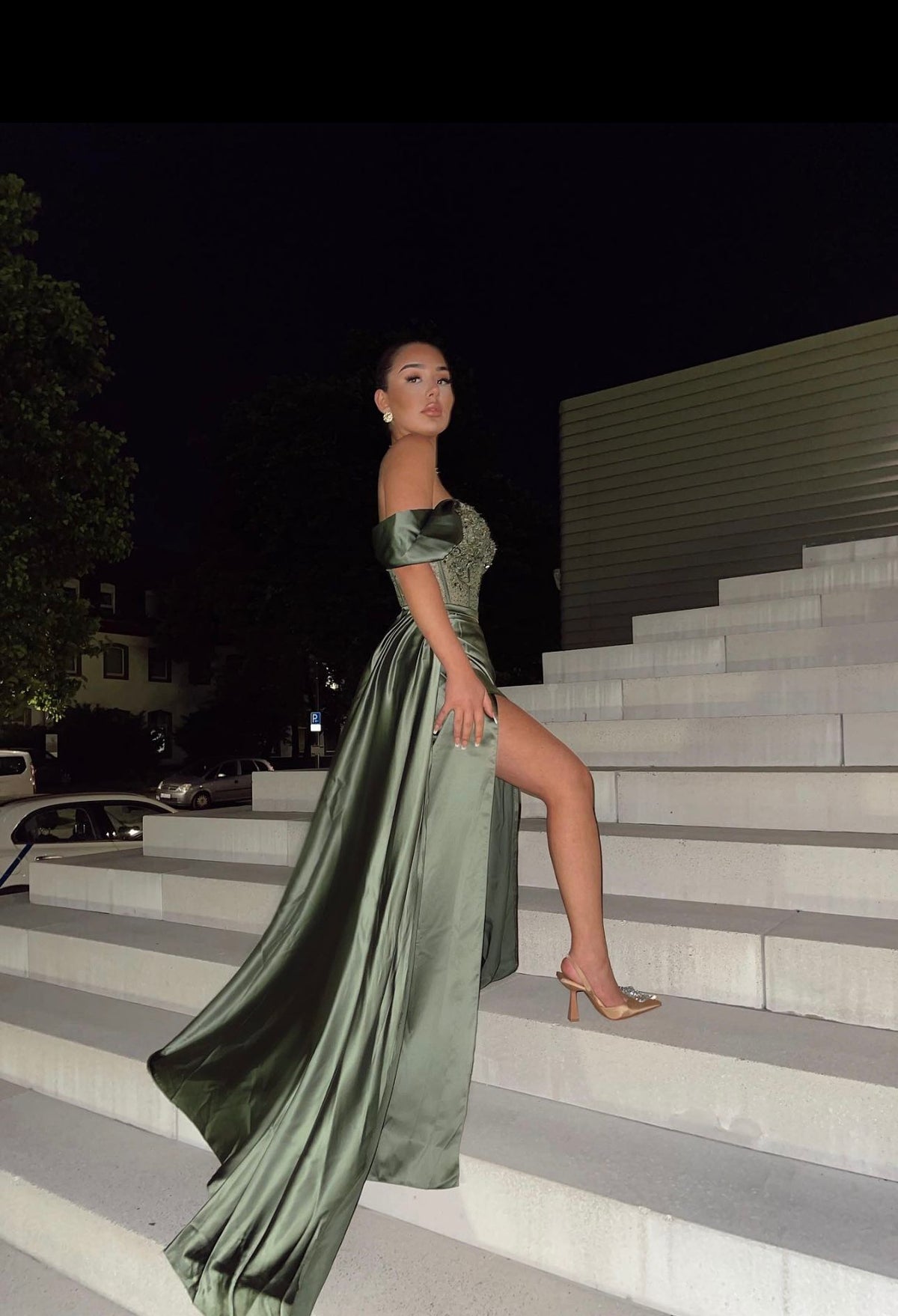 Perlen-Korsagenkleid in Khaki – Ansicht 3