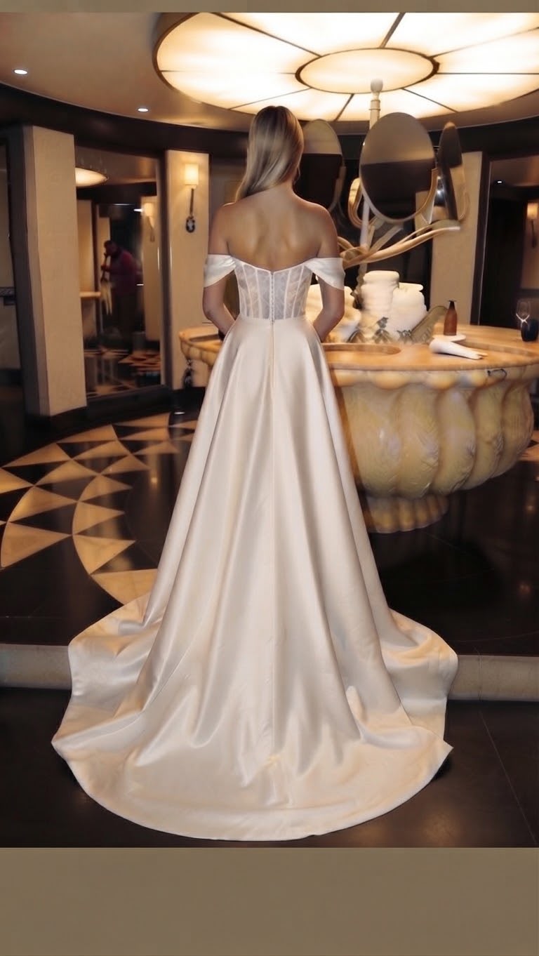 Perlen-Korsagenkleid in Weiß