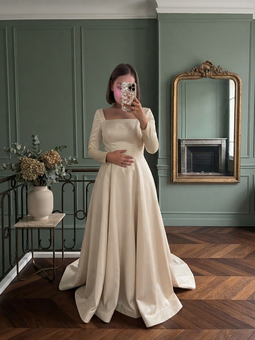 Langarm-Ballkleid in Beige