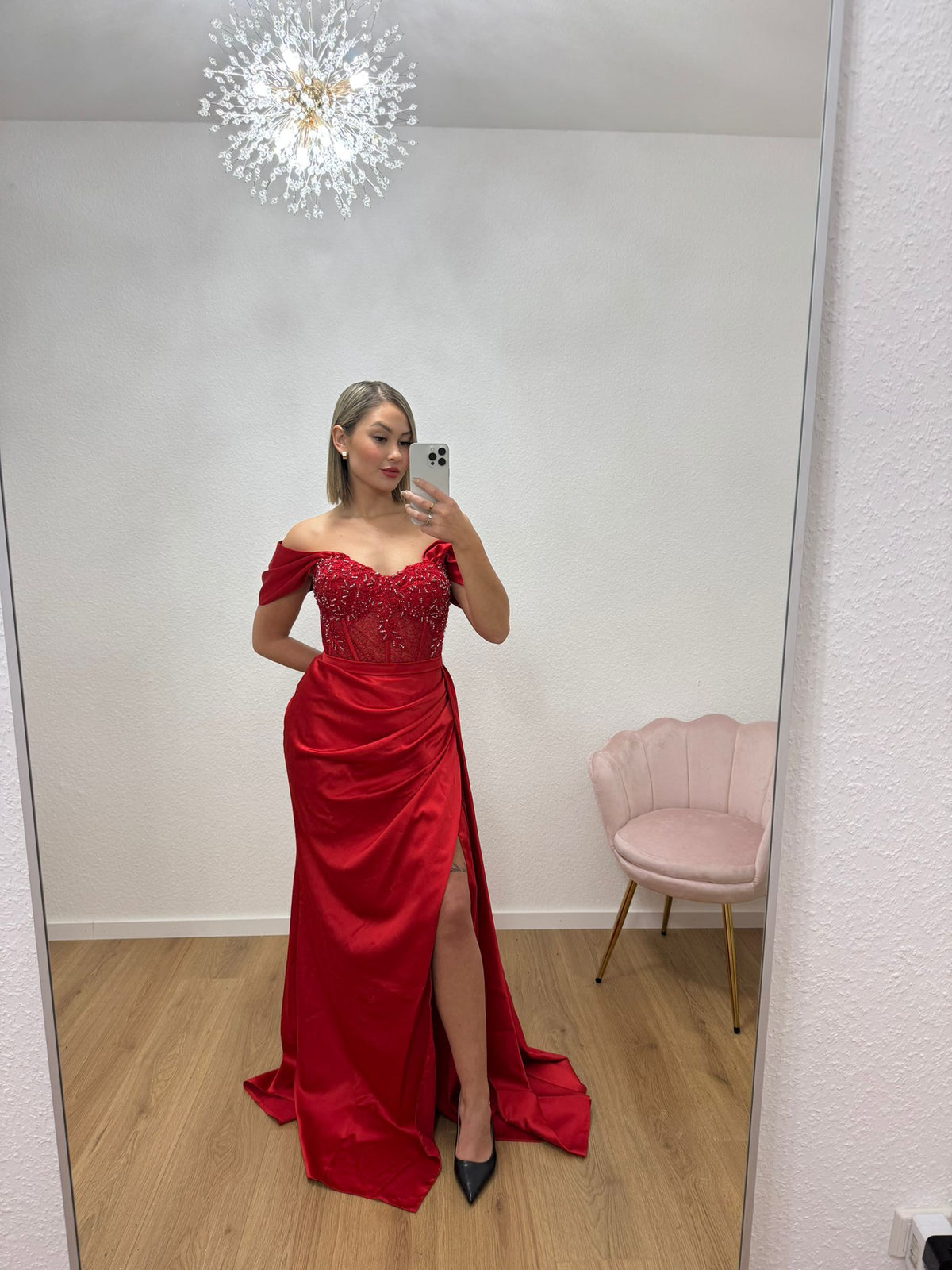 Perlen-Korsagenkleid in Rot – Ansicht 5