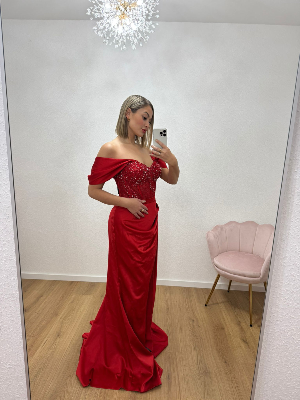Perlen-Korsagenkleid in Rot – Ansicht 3