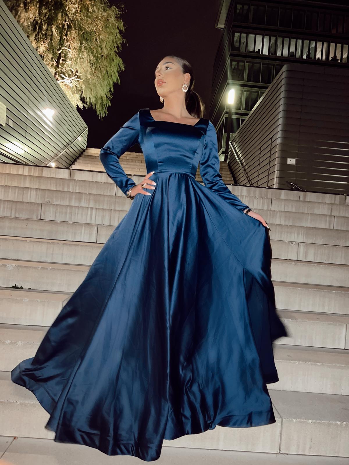 Langarm-Ballkleid in Nachtblau