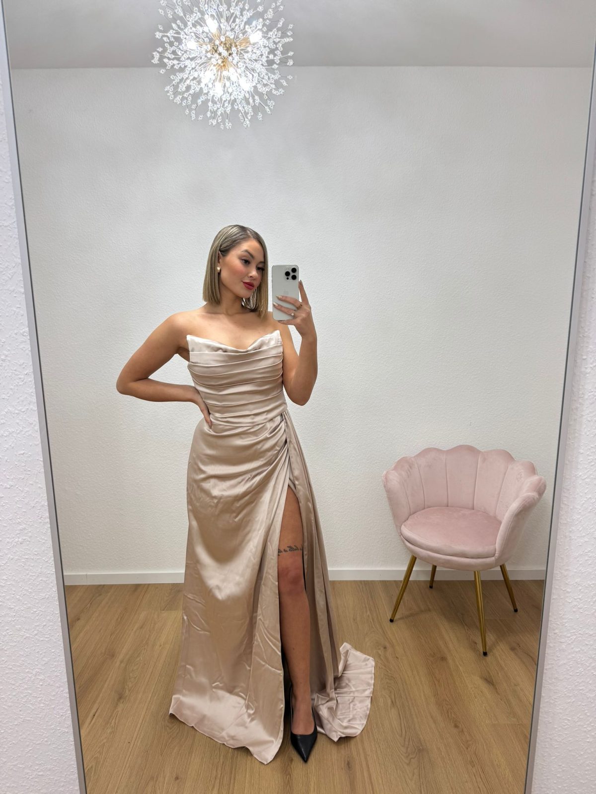 Satin Kleid in beige - Image 4