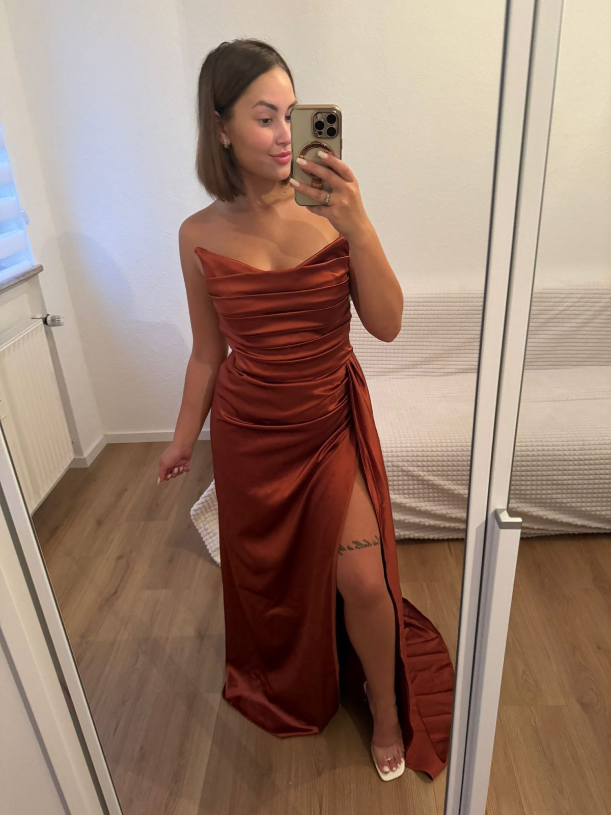 Satin Kleid in braun