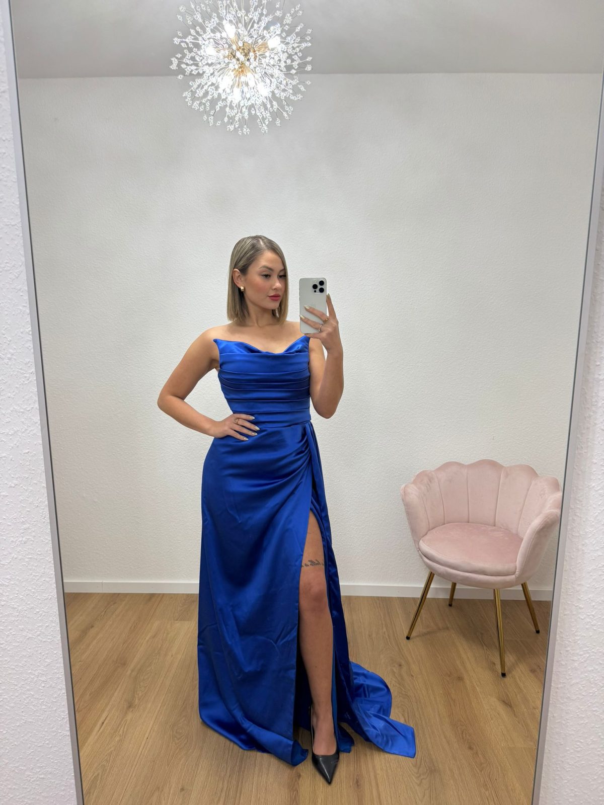 Satin Kleid in blau – Bild 3